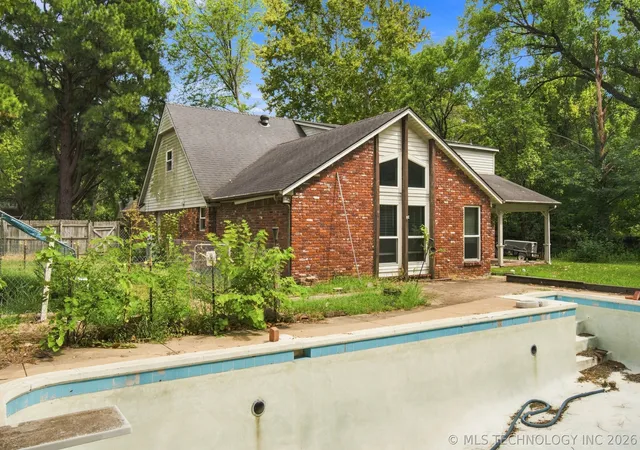 Photo 29 of Sale Pending at 7504 S Dennis Blvd, Broken Arrow, OK 74014 | MLS# 2631369 | Listing updated on 2026-08-31