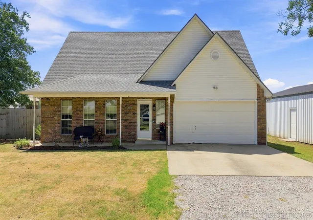 Photo 3 of Sale Pending at 9412 E Yorkshire Ave, Claremore, OK 74017 | MLS# 2631231 | Listing updated on 2026-09-04