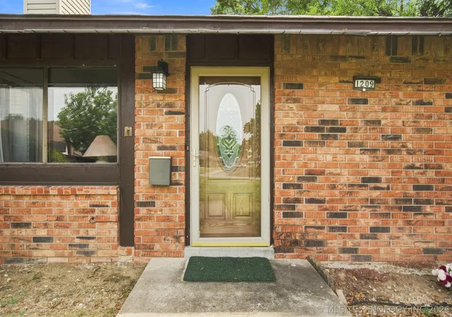 Listing Photo 4 - Condo for sale in building located at 1209 S 111th E Ave, Tulsa, OK 74128 - Unit #32-4D