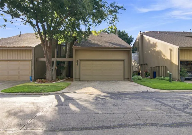 Photo 1 of Condo for sale at 5923 S Atlanta Ave #2, Tulsa, OK 74105 | MLS# 2631274 | Listing updated on 2026-09-01