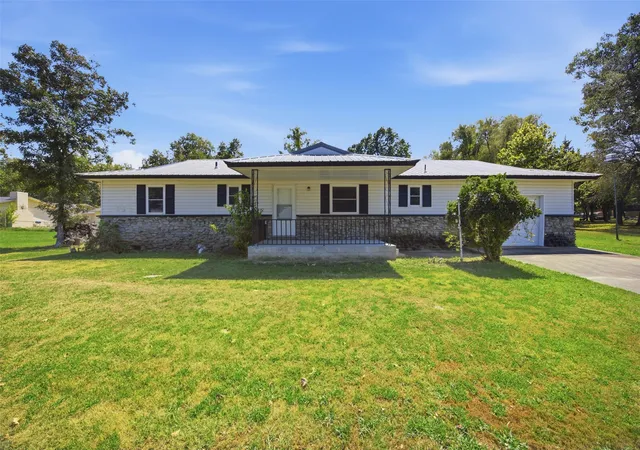 Photo 1 of Single family home for sale at 421364 E 1164 Rd, Eufaula, OK 74432 | MLS# 2631230 | Listing updated on 2026-10-06