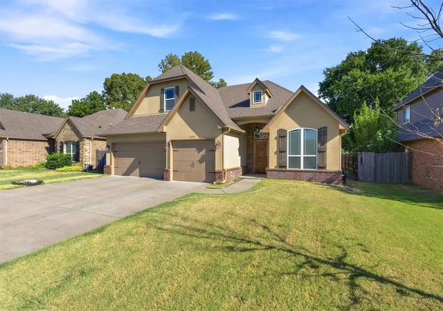 Photo 3 of Single family home for sale at 3104 W Mobile St, Broken Arrow, OK 74011 | MLS# 2631250 | Listing updated on 2026-09-14
