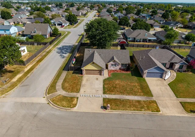 Photo 3 of Sale Pending at 11101 E 118th St N, Collinsville, OK 74021 | MLS# 2631812 | Listing updated on 2026-08-29