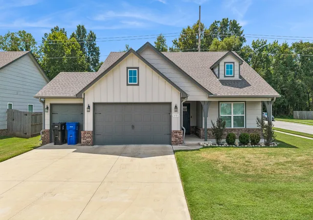 Photo 1 of Single family home for sale at 1801 E Winston St, Broken Arrow, OK 74011 | MLS# 2631688 | Listing updated on 2026-09-12