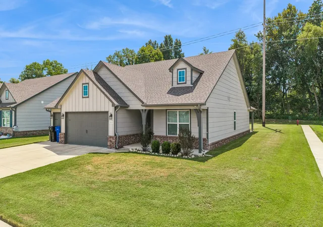 Photo 2 of Single family home for sale at 1801 E Winston St, Broken Arrow, OK 74011 | MLS# 2631688 | Listing updated on 2026-09-12