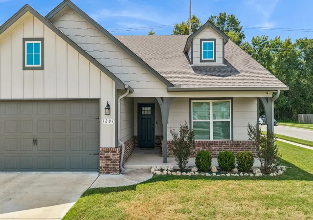 Photo 3 of Single family home for sale at 1801 E Winston St, Broken Arrow, OK 74011 | MLS# 2631688 | Listing updated on 2026-09-12