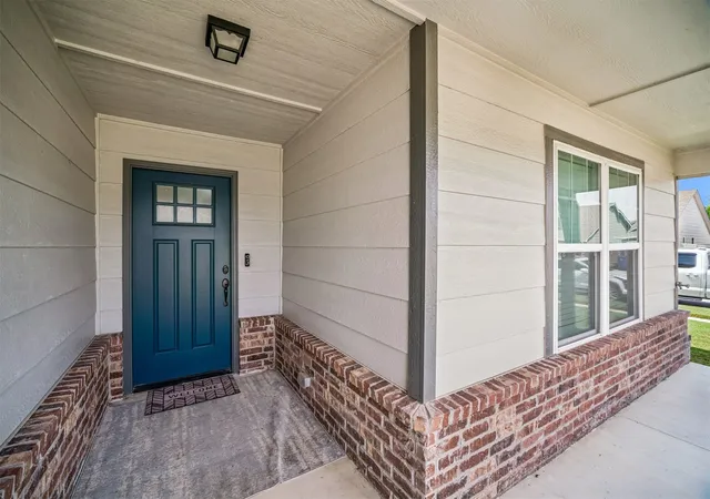 Photo 3 of Single family home for sale at 1801 E Winston St, Broken Arrow, OK 74011 | MLS# 2631688 | Listing updated on 2026-09-12
