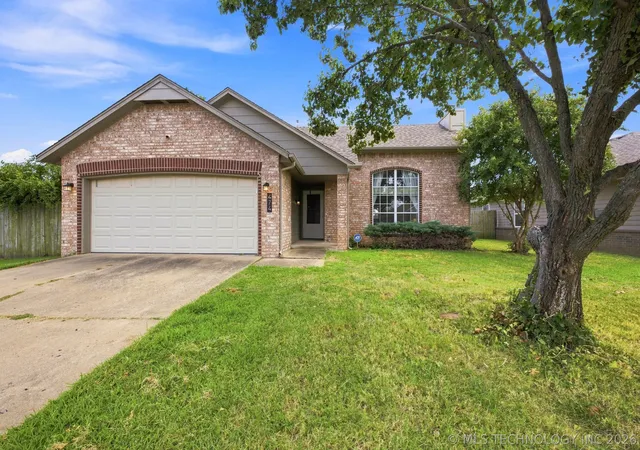 Photo 1 of Sale Pending at 474 E 142nd Place, Glenpool, OK 74033 | MLS# 2631838 | Listing updated on 2026-09-08