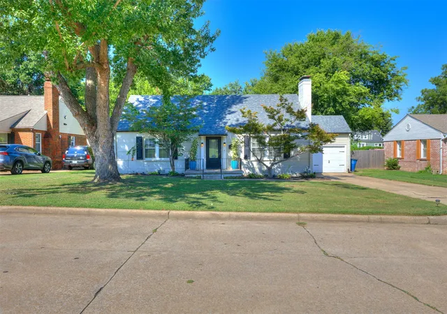 Photo 3 of Sale Pending at 1338 S Marion Ave, Tulsa, OK 74112 | MLS# 2631463 | Listing updated on 2026-09-05