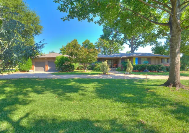 Photo 1 of Single family home for sale at 2603 S Columbia Pl, Tulsa, OK 74114 | MLS# 2631729 | Listing updated on 2026-08-30