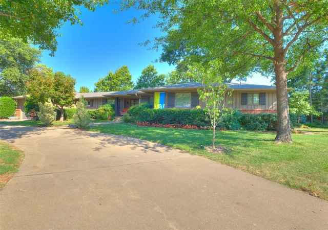 Photo 3 of Single family home for sale at 2603 S Columbia Pl, Tulsa, OK 74114 | MLS# 2631729 | Listing updated on 2026-08-30