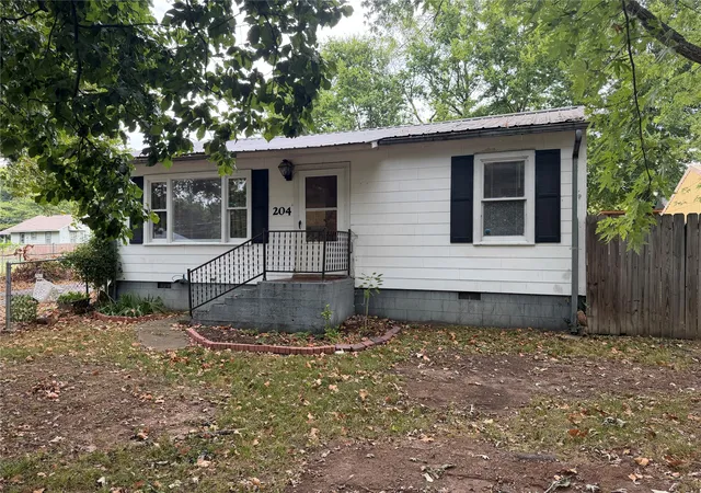 Photo 2 of Sale Pending at 204 W South St S, Tahlequah, OK 74464 | MLS# 2631835 | Listing updated on 2026-09-07