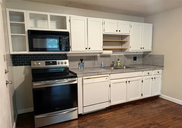 Photo 3 of Sale Pending at 204 W South St S, Tahlequah, OK 74464 | MLS# 2631835 | Listing updated on 2026-09-07