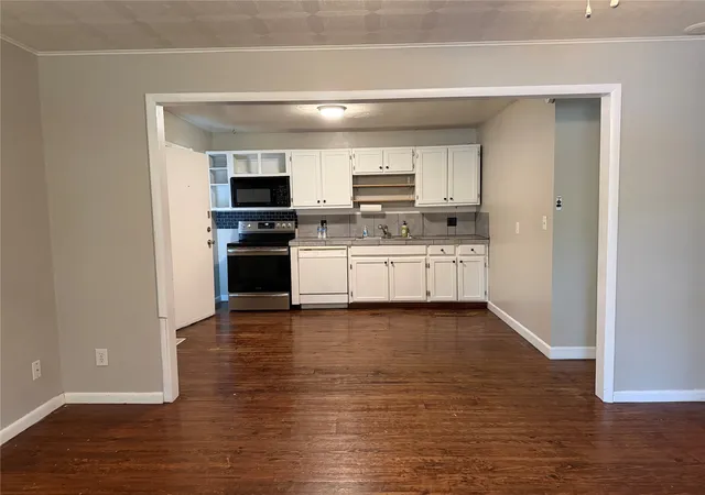 Photo 3 of Sale Pending at 204 W South St S, Tahlequah, OK 74464 | MLS# 2631835 | Listing updated on 2026-09-07