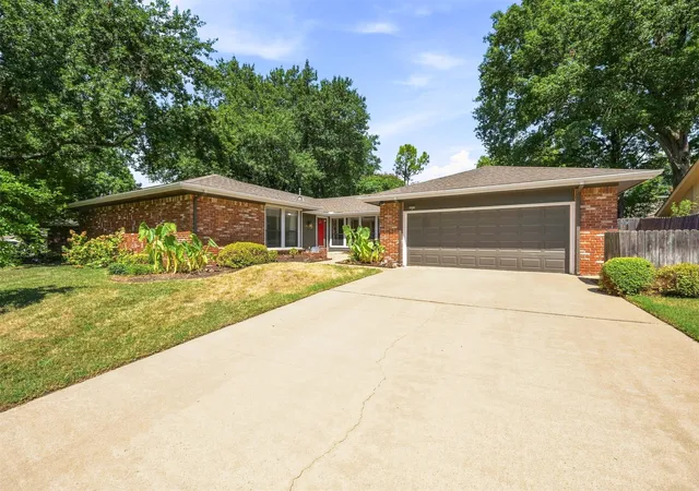 Photo 1 of Sale Pending at 6213 E 78th Pl, Tulsa, OK 74136 | MLS# 2631360 | Listing updated on 2026-09-18