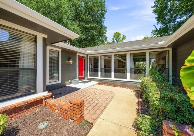 Photo 2 of Sale Pending at 6213 E 78th Pl, Tulsa, OK 74136 | MLS# 2631360 | Listing updated on 2026-09-18