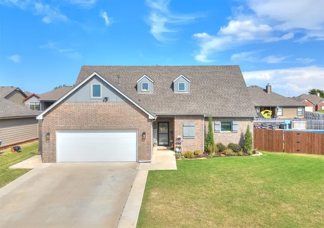 Photo 1 of Sale Pending at 215 W 52nd St, Sand Springs, OK 74063 | MLS# 2631704 | Listing updated on 2026-09-08