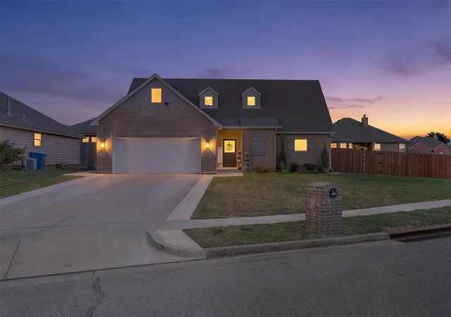 Photo 2 of Sale Pending at 215 W 52nd St, Sand Springs, OK 74063 | MLS# 2631704 | Listing updated on 2026-09-08