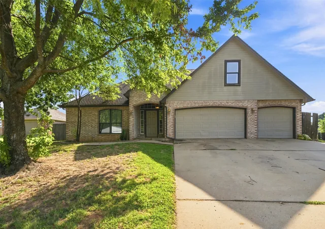 Photo 2 of Sale Pending at 14265 220th Eastavenue, Coweta, OK 74429 | MLS# 2631710 | Listing updated on 2026-09-02