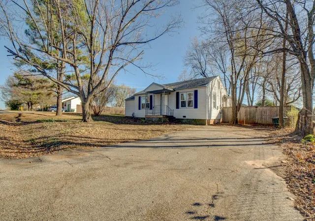 Photo 2 of Single family home for sale at 200 W 44th St, Sand Springs, OK 74063 | MLS# 2631872 | Listing updated on 2026-09-10