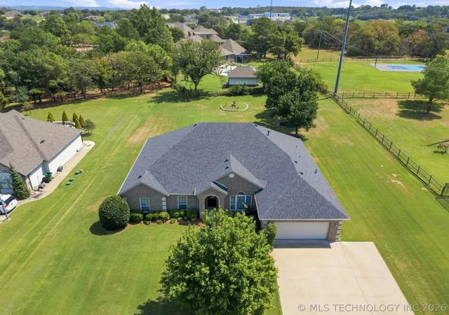Photo 3 of Single family home for sale at 11099 S 55th West Westavenue, Sapulpa, OK 74066 | MLS# 2631318 | Listing updated on 2026-10-05