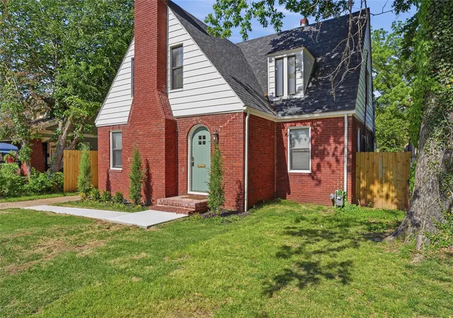 Photo 2 of Single family home for sale at 1628 S Victor Ave, Tulsa, OK 74104 | MLS# 2631848 | Listing updated on 2026-08-31