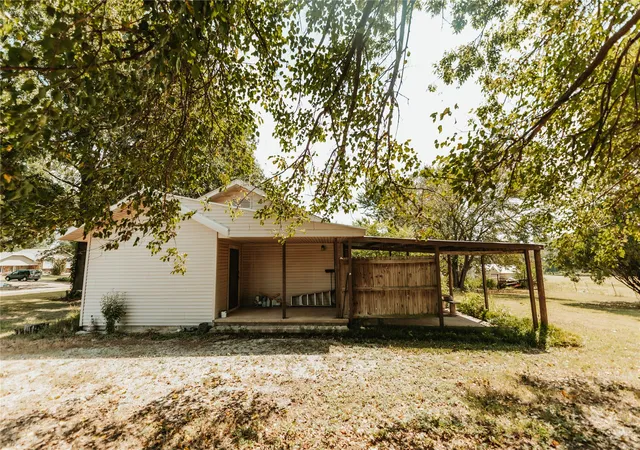 Single family home for sale at 172 County Road 6350, Fairfax, OK 74637 | MLS# 2631058 | Listing updated on 2026-09-12