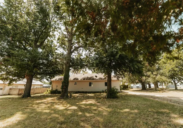 Single family home for sale at 172 County Road 6350, Fairfax, OK 74637 | MLS# 2631058 | Listing updated on 2026-09-12