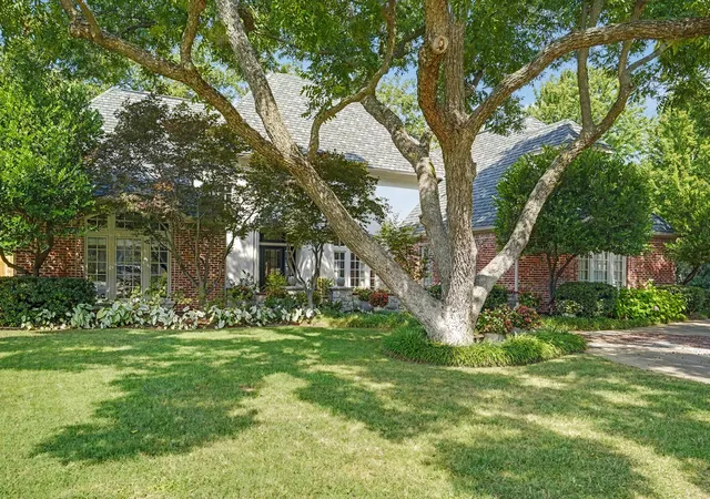 Photo 2 of Single family home for sale at 10106 S Maplewood Ave, Tulsa, OK 74137 | MLS# 2631925 | Listing updated on 2026-10-20