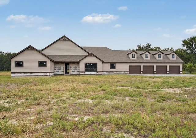 Photo 1 of Single family home for sale at 7703 E 211Th St S, Mounds, OK 74047 | MLS# 2631892 | Listing updated on 2026-09-01