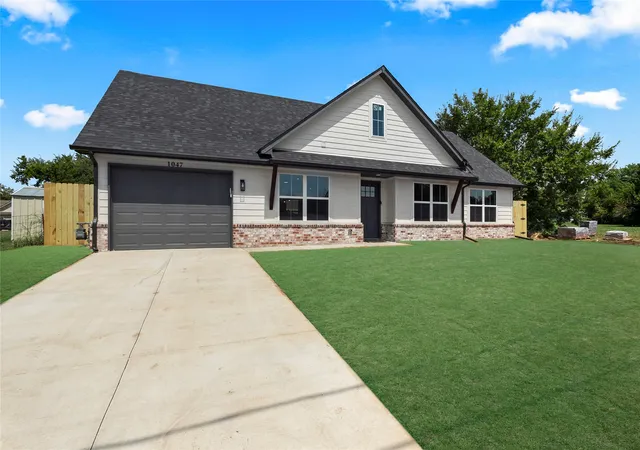 Photo 3 of Sale Pending at 1047 E Young St, Tulsa, OK 74106 | MLS# 2631919 | Listing updated on 2026-09-08
