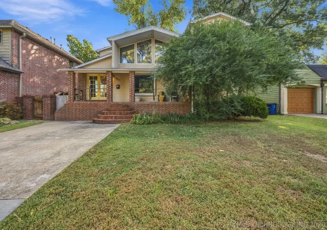 Photo 2 of Single family home for sale at 3007 S Detroit Ave, Tulsa, OK 74114 | MLS# 2631547 | Listing updated on 2026-10-21