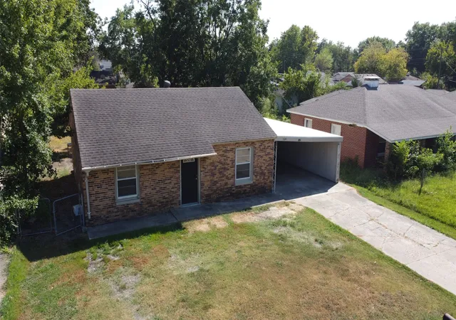Photo 1 of Single family home for sale at 324 Se 4th St, Pryor, OK 74361 | MLS# 2631969 | Listing updated on 2026-09-14