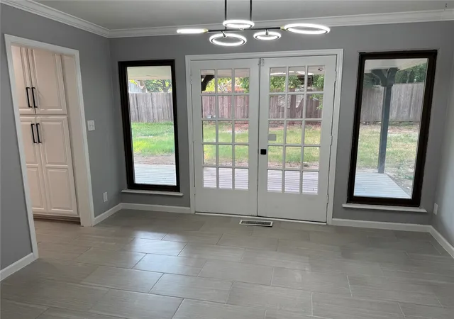 Photo 3 of Single family home for sale at 8106 S Pittsburg Ave, Tulsa, OK 74137 | MLS# 2631971 | Listing updated on 2026-08-29
