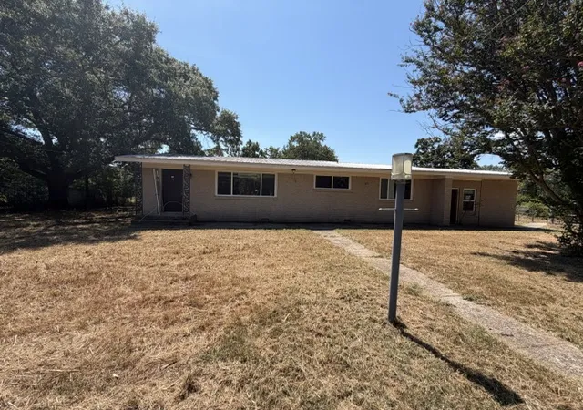 Photo 2 of Single family home for sale at 11093 Se 1142 Ave, Talihina, OK 74571 | MLS# 2631862 | Listing updated on 2026-08-31
