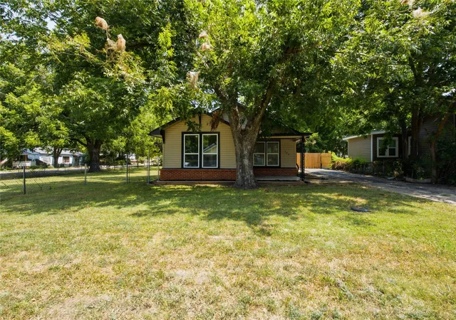 Photo 1 of Single family home for sale at 522 N Hope St, Ada, OK 74820 | MLS# 2631679 | Listing updated on 2026-08-29