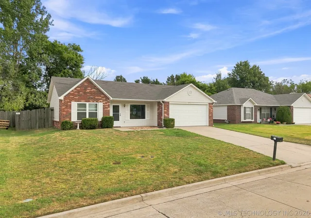 Photo 3 of Sale Pending at 650 Buckingham Dr, Claremore, OK 74017 | MLS# 2631993 | Listing updated on 2026-09-05