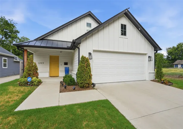 Photo 3 of Single family home for sale at 1209 N Boston Ave, Tulsa, OK 74106 | MLS# 2631994 | Listing updated on 2026-09-07