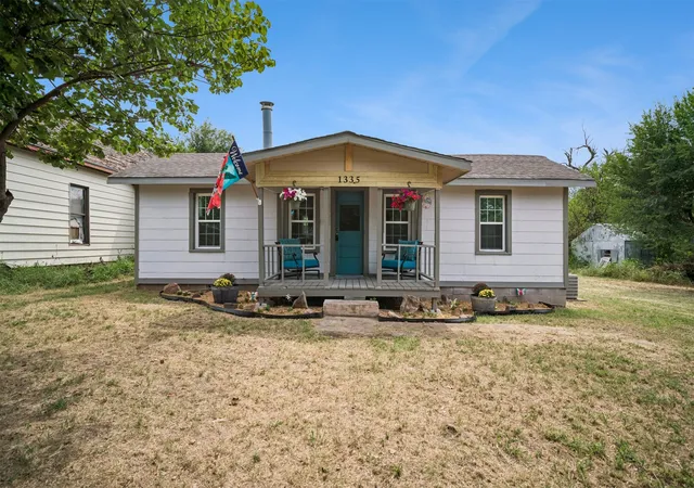 Photo 1 of Single family home for sale at 1335 E Maple St, Cushing, OK 74023 | MLS# 2631985 | Listing updated on 2026-08-29