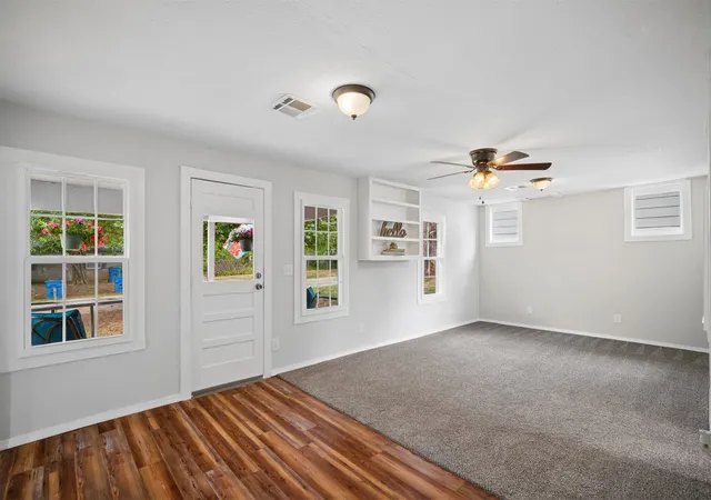 Photo 4 of Single family home for sale at 1335 E Maple St, Cushing, OK 74023 | MLS# 2631985 | Listing updated on 2026-08-29