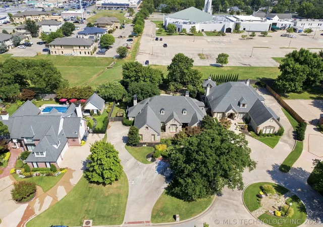 Photo 2 of Single family home for sale at 10153 S Maplewood Ave, Tulsa, OK 74137 | MLS# 2631855 | Listing updated on 2026-08-29
