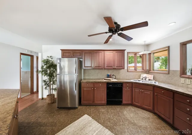 Photo 4 of Sale Pending at 4154 E 46Th Pl, Tulsa, OK 74135 | MLS# 2623958 | Listing updated on 2026-09-15