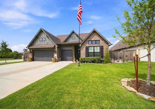 Photo 1 of Single family home for sale at 7112 E Queens St, Broken Arrow, OK 74014 | MLS# 2631683 | Listing updated on 2026-09-06