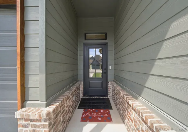 Photo 3 of Single family home for sale at 7112 E Queens St, Broken Arrow, OK 74014 | MLS# 2631683 | Listing updated on 2026-09-06