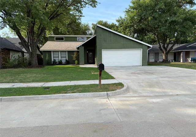 Photo 1 of Single family home for sale at 13812 E 33rd St, Tulsa, OK 74134 | MLS# 2631749 | Listing updated on 2026-09-25