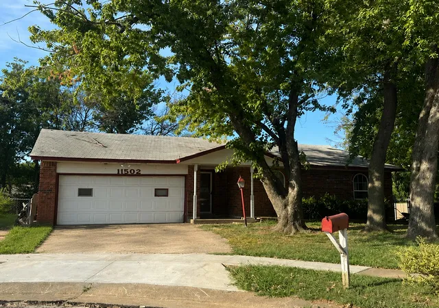Photo 1 of Sale Pending at 11502 E 64th St N, Broken Arrow, OK 74012 | MLS# 2632023 | Listing updated on 2026-09-04