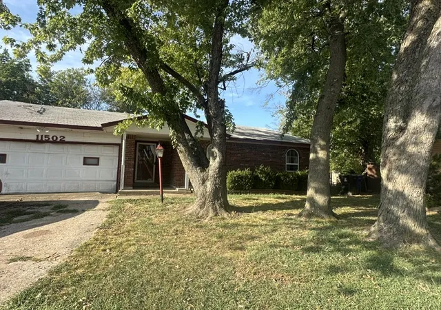 Photo 2 of Sale Pending at 11502 E 64th St N, Broken Arrow, OK 74012 | MLS# 2632023 | Listing updated on 2026-09-04