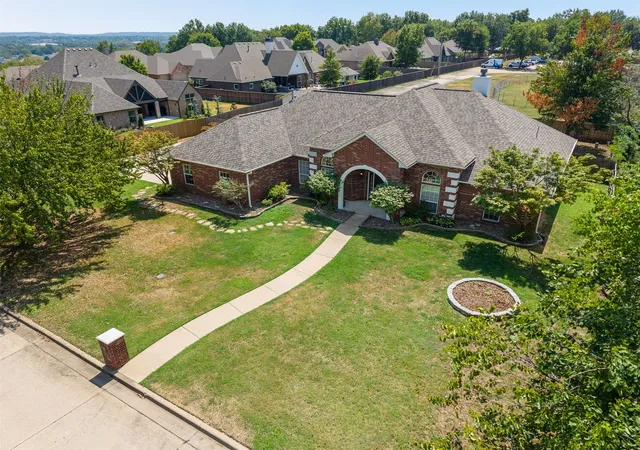 Photo 2 of Sale Pending at 1803 Forest Park Dr, Claremore, OK 74017 | MLS# 2631808 | Listing updated on 2026-09-10