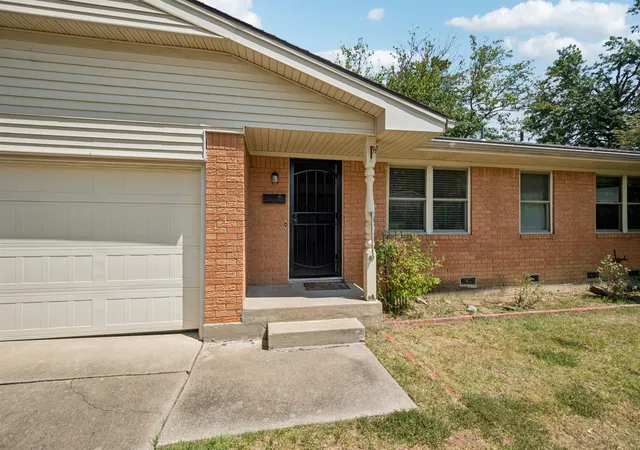 Photo 2 of Single family home for sale at 1710 Louise Dr, Mc Alester, OK 74501 | MLS# 2632077 | Listing updated on 2026-08-29