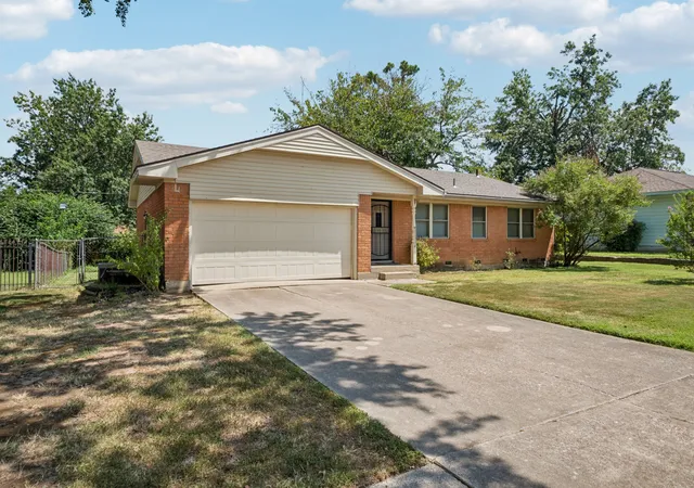 Photo 3 of Single family home for sale at 1710 Louise Dr, Mc Alester, OK 74501 | MLS# 2632077 | Listing updated on 2026-08-29